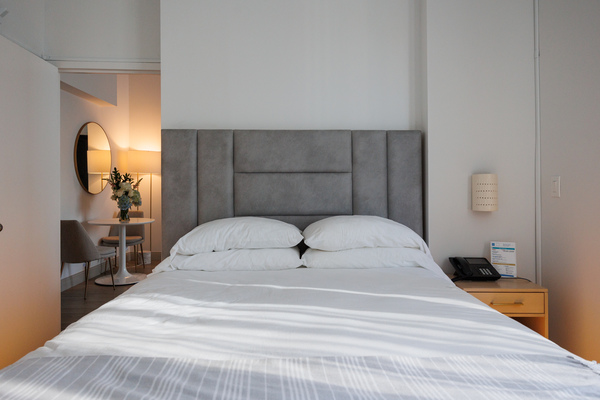 One Bedroom Queen Photo 1